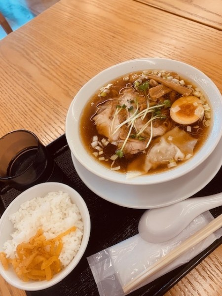 「とりそば（醤油）980円　半ライス無料」@鳥藤とりそばスタンドの写真