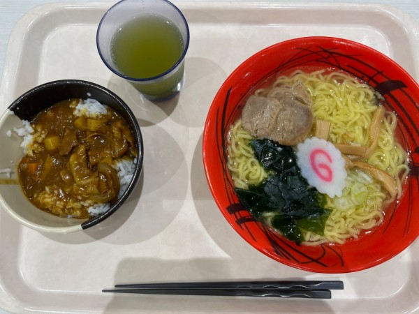 「定番らーめん（麺大盛り）＋ミニ丼」@ニュートーキョー 東京都庁第二本庁舎職員食堂の写真