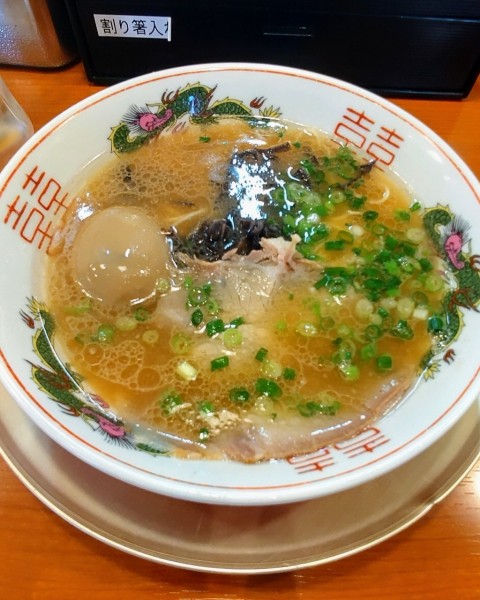 「ガツンラーメン + 替玉」@博多ラーメン ガツン 扇橋店の写真