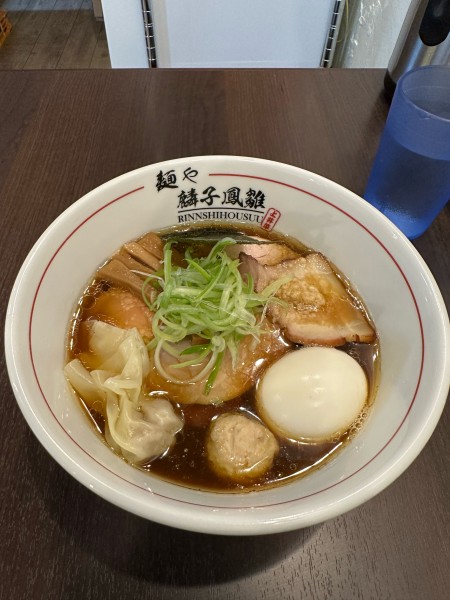 「特製中華そば　醤油　手揉み麺　1350円」@麺や 麟子鳳雛の写真