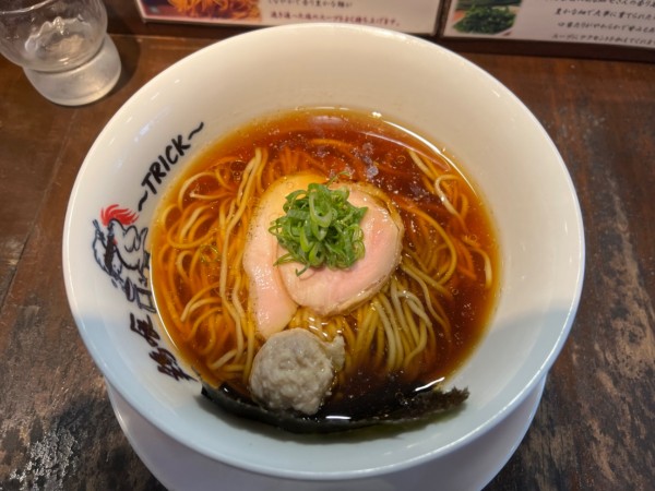 「鶏の醤油らー麺」@鶏喰～TRICK～の写真