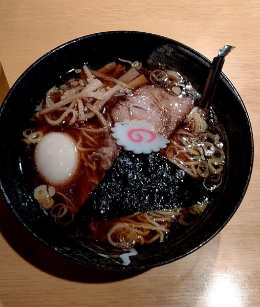「中華そば 小盛りサービス味玉 950円」@中華そば はな田の写真