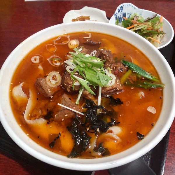 「薬膳牛バラ角煮刀削麺（￥790）」@多福楼 川崎店の写真