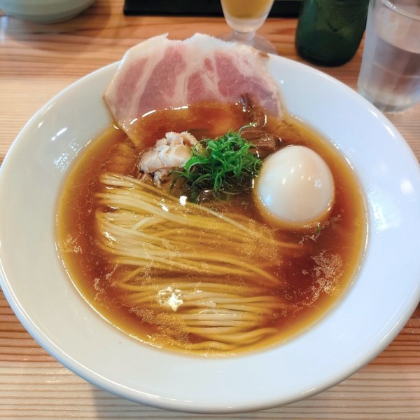 「裏醤油そば､味玉」@塩そば時空の写真