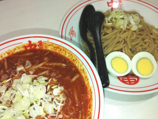 「【限定】冷しコク旨卵麺(辛さ5倍) ￥1070・ネギ ￥90」@蒙古タンメン 中本 川越店の写真