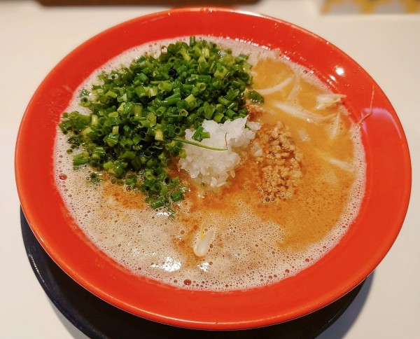「赤い豚骨ラーメン」@辻商店の写真