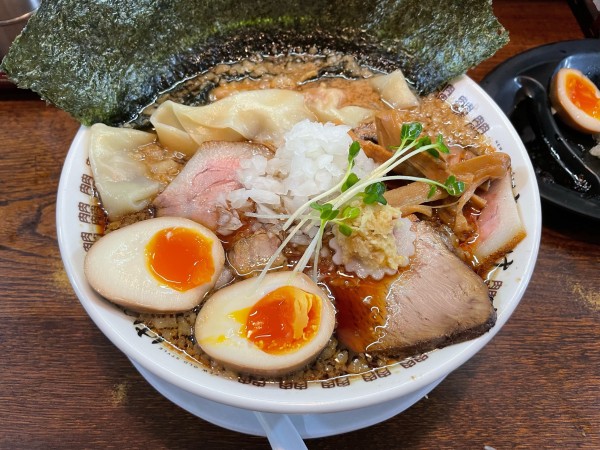 「特製　背脂」@New Old Style 肉そばけいすけの写真