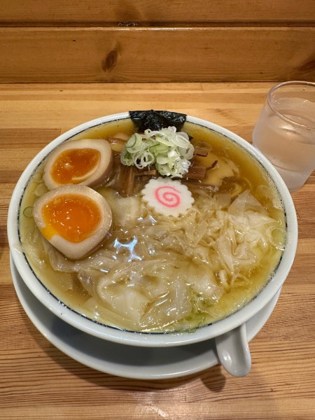 「味玉ワンタン麺　1250円」@there is ramenの写真