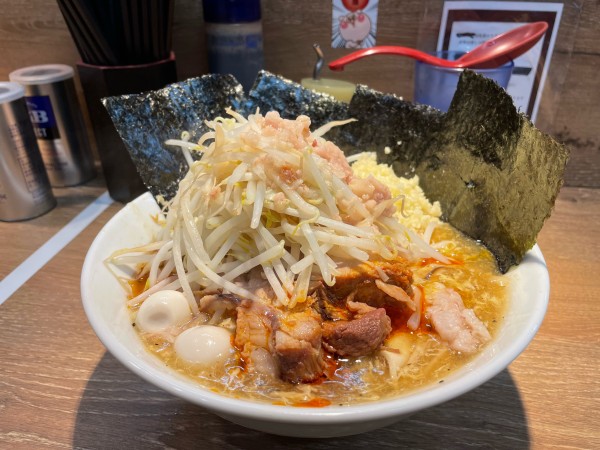 「酸辣･ﾊｻﾐ･ｶｯﾀｰ･ﾅｲﾌ 汁無 ミニ￥1,150」@麺屋 浜一の写真