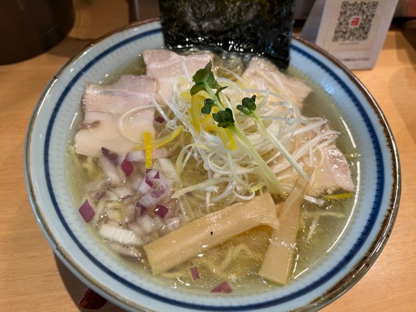 「貝出汁塩らぁー麺」@貝 刺身専門店 しらはらの写真