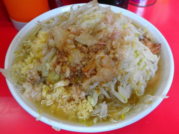 「ラーメン（600円）ヤサイニンニクアブラ」@ラーメン二郎 三田本店の写真