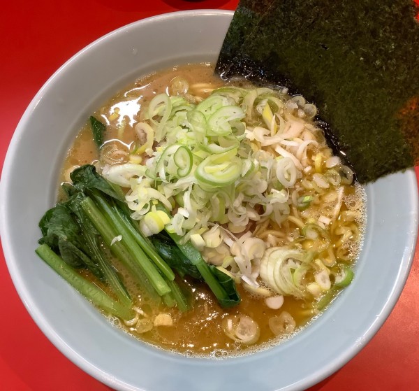 「ラーメン　＋　ネギ」@横浜家系ラーメン 黄金家 鴨居店の写真