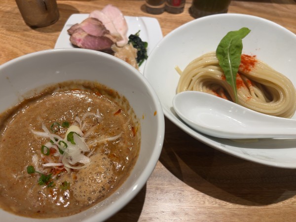 「赤つけ麺」@麺屋 周郷 神田店の写真