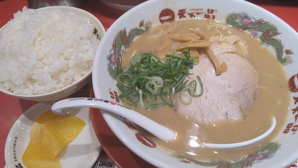 「中華そばこってり、中ライス」@天下一品 吉祥寺店の写真