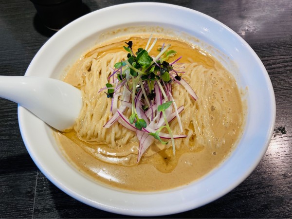 「【限定】極濃冷煮干〜カマスの冷たい沼〜＋蟹ミソの和え玉」@弘明寺丿貫の写真