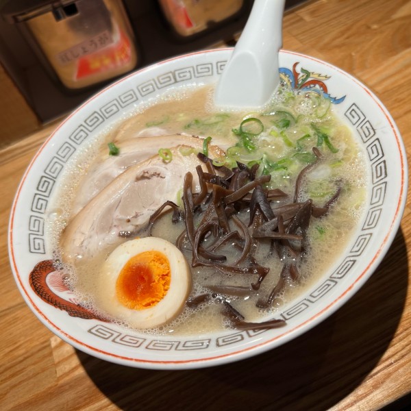 「特製ラーメン」@博多ラーメン でぶちゃん 高田馬場本店の写真