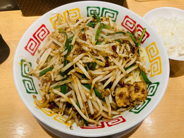 「【限定】ガリデブ式皿台湾(300g 中太麺)＋半ライス」@ガリデブチュウの写真