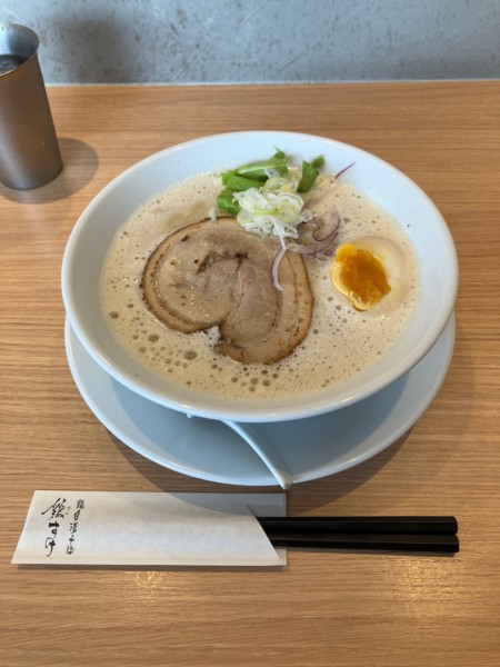 「鶏白湯ラーメン　唐揚げセット　替え玉」@鶏白湯そば 鶏すけの写真
