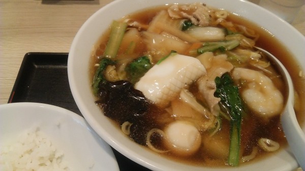 「広東麺 810円＋半ライス160円」@栄華光 本店の写真