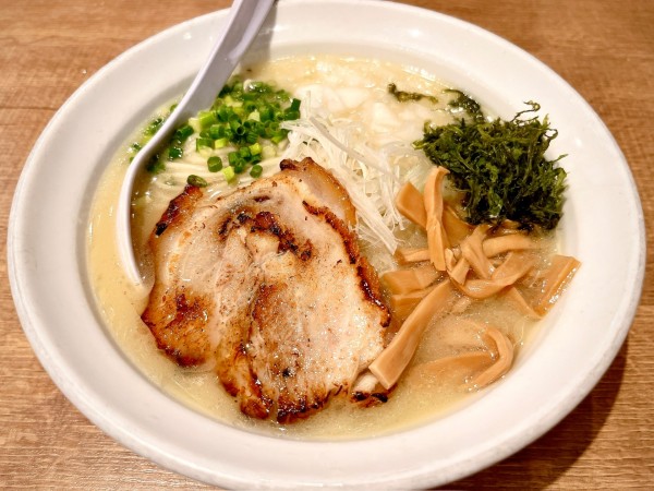 「濃厚鶏白湯 塩(850円)」@麺屋 飛翔の写真