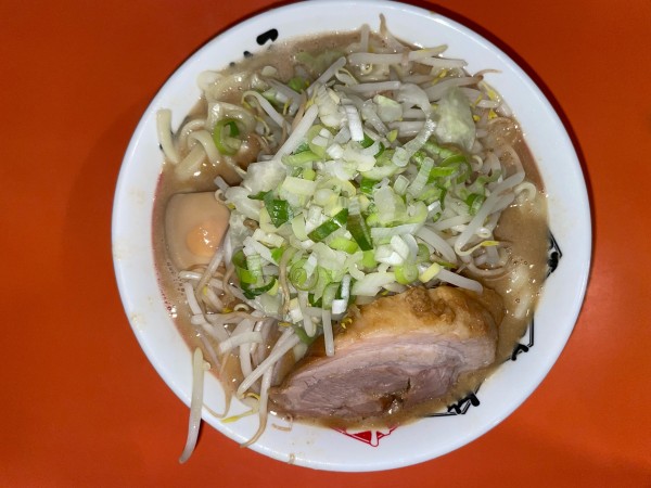 「らーめん豚一切れ(¥1,100)  味玉(¥100)」@ちばからの写真