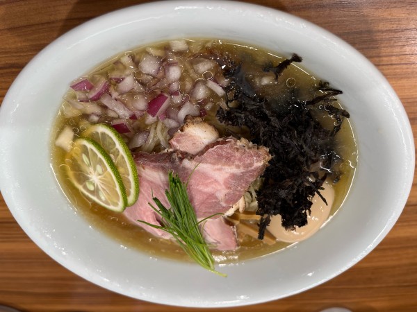 「焼きあごと伊吹いりこの冷やしそば＋奥久慈卵の味玉」@中華そば 西川の写真