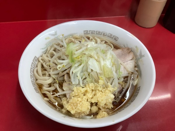 「小ラーメン、麺少なめ、野菜少なめ、ニンニク多め」@ラーメン二郎 越谷店の写真