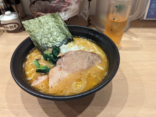 「豚骨醤油ラーメン」@とんこつラーメン凰櫻の写真