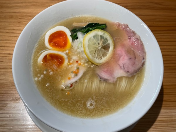 「鶏白湯らーめん　￥９７０」@麺屋 しゃちほこの写真