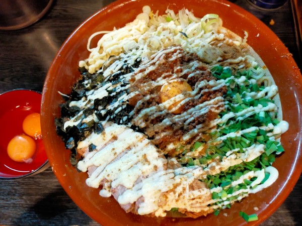 「【限定】冷し台湾混蕎麦1300円(大150円)+生卵70円」@豚星。の写真