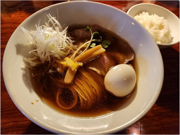 「【黒】味玉ざば醤油1000　 小ライス150」@だし工房 絹と小麦の写真
