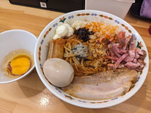 「まぜそば➕辛味➕生卵」@煮干らーめん 川むらの写真