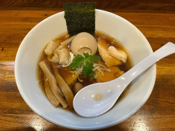 「特製中華そばしょうゆ味」@中華そば あら井の写真