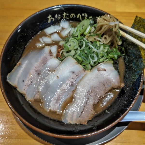 「鷲掴みとんこつ(990円)、替玉(200円)」@あなたの心を鷲掴みの写真