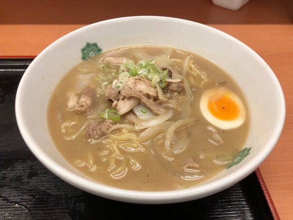 「肉そば」@日高屋 新宿靖国通店の写真