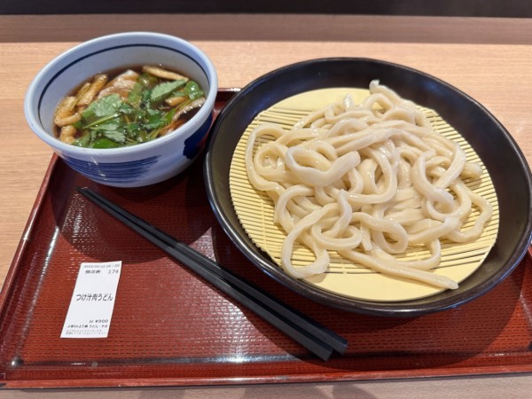 「つけ汁肉うどん（並盛・280g）900円」@饂飩蕎麦 彩の国の写真