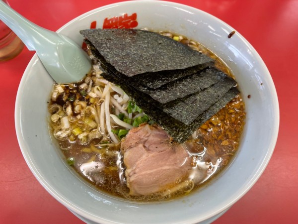 「焦がし醬油ラーメン半ライスセット + 海苔５枚トッピング」@ラーメン山岡家 愛知刈谷店の写真