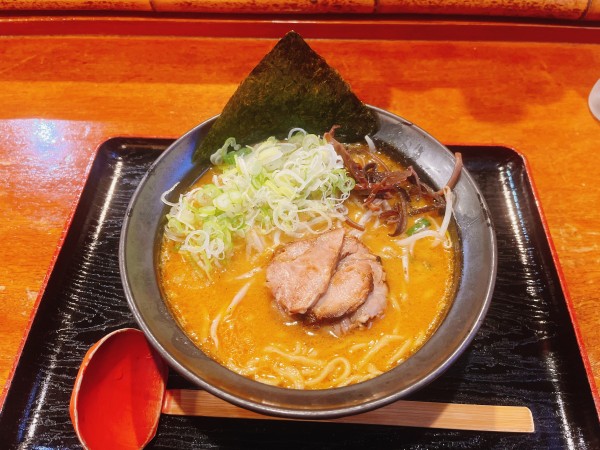 「らぁめん小 味噌 ネギもやし増し」@すすきのらぁめん 膳の写真