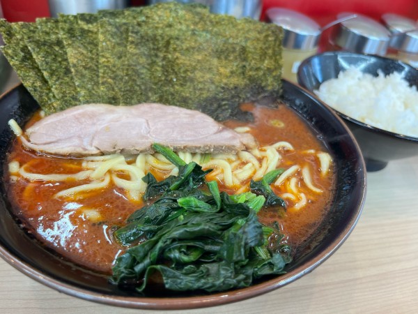 「うま辛ラーメン（中盛）海苔ダブル」@武道家 心の写真