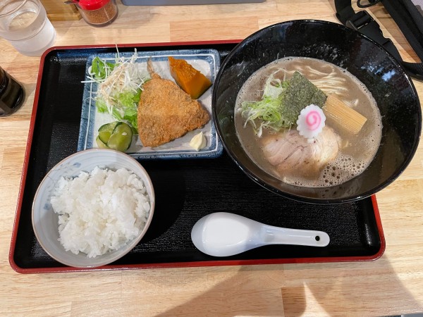 「濃いにぼ　ランチセット」@煮干しラーメン 弐庵の写真