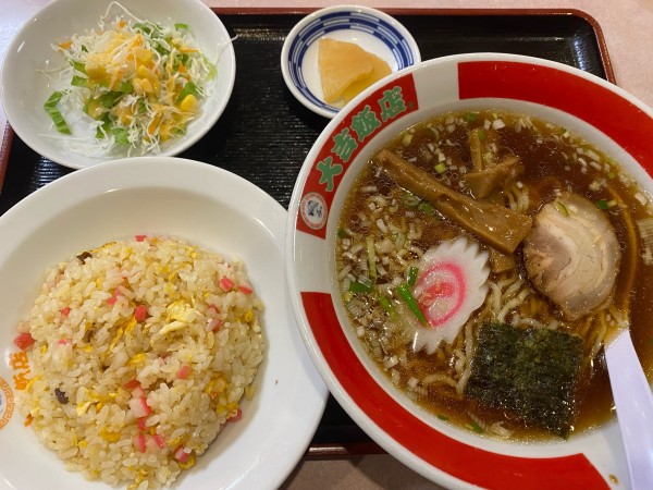 「ラーメン 715円+セットチャーハン 495円」@大吉飯店の写真