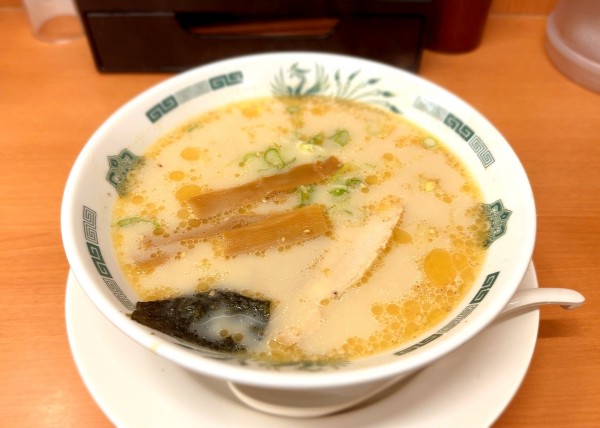 「とんこつラーメン(480円)」@日高屋 綾瀬西口店の写真