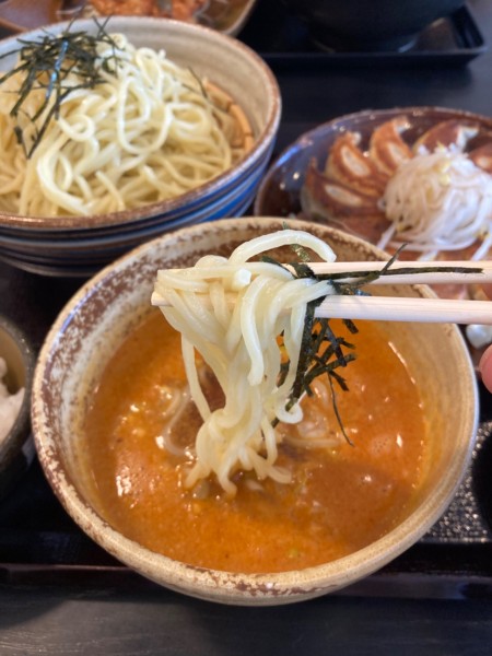 「ごま坦々つけ麺＋餃子セット」@五味八珍 メイワン店の写真