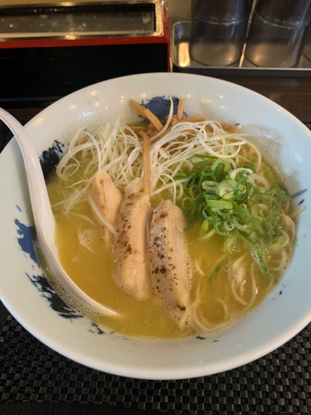 「濃厚鶏そば」@ブラウンの写真