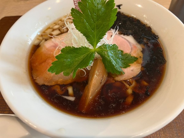 「淡麗醤油：900円」@中華そば 色即是空の写真