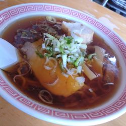 手打ちラーメン 770円