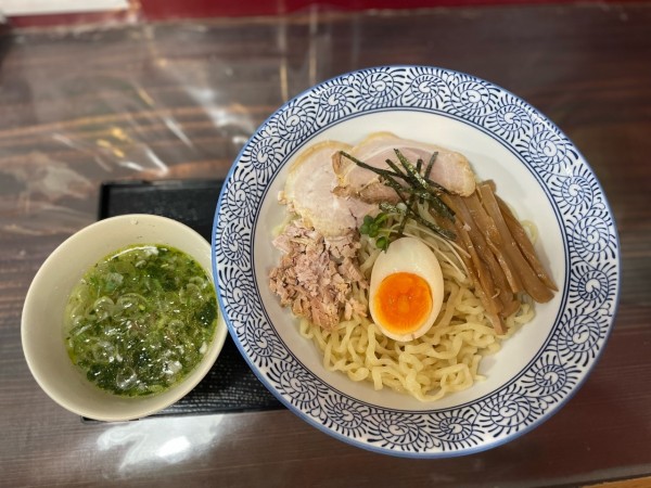 「ざるラーメン（バジル）＋大盛＋チャーシュー」@中華そば 嫁のあとの写真
