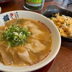 ラーメン750円＋鉄板チャーハンセット330円