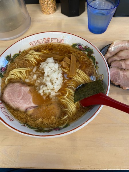 「こってり醤油ラーメン➕チャーシュー➕大盛➕麺固め」@中華そば専門店 びんびん亭 高幡不動店の写真