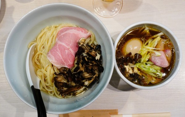 「黒舞茸と近江黒鶏の昆布水つけ麺＋黒舞茸＋味玉＋生ビール」@柳麺 呉田-goden-の写真